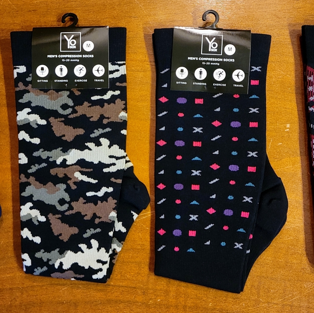 NWT Yo Sox compression socks, size men M/women L